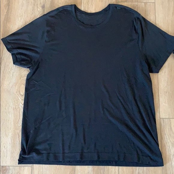 Lululemon Black Vented T-shirt - Picture 1 of 2